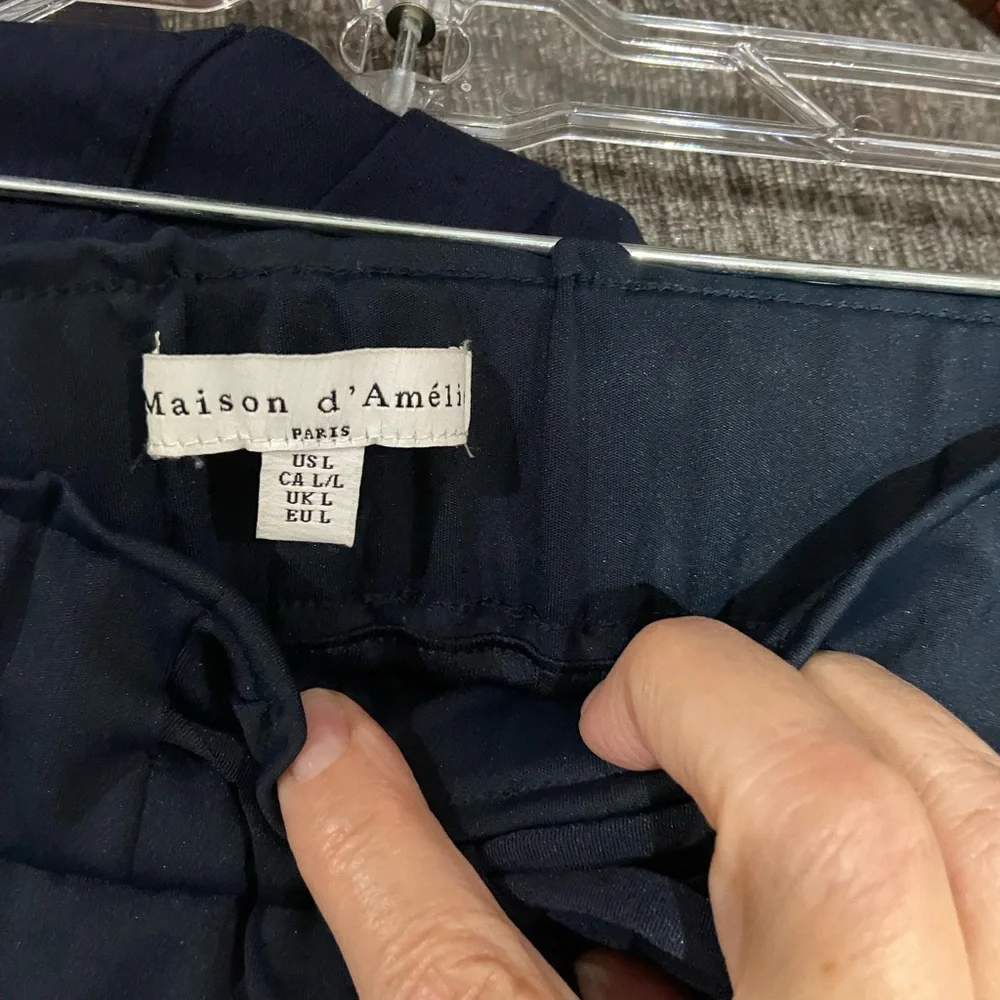 Woman’s Navy Stretch Drawstring Pants, Ankle Length. Worn once, size L - Picture 3 of 4